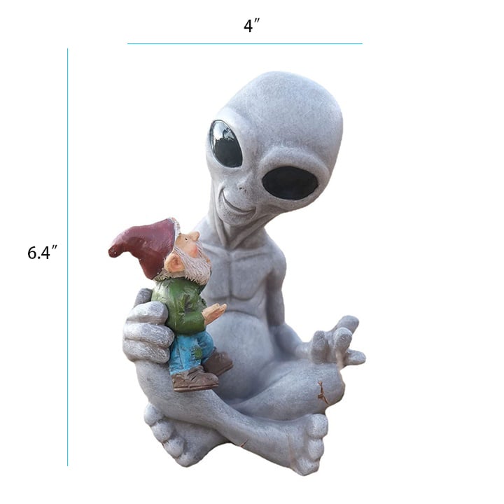 🔥Buy 2 Free Shipping-👽Alien Holding Gnome Garden Decor