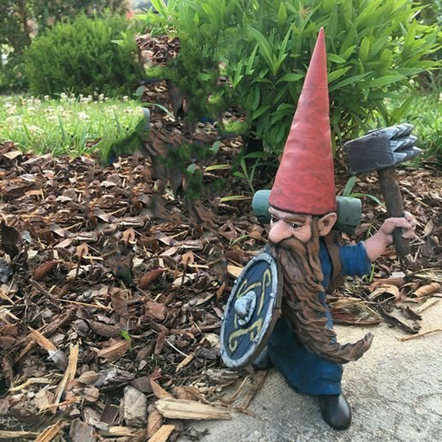 Fighting Garden Gnome Statue Guard Your Garden